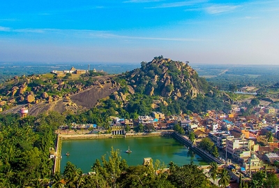 images/Shravanabelagola_and_Chandragiri_hill.jpg