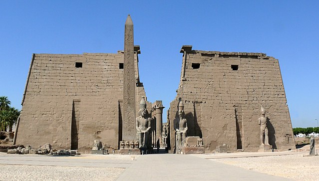 images/obelisk_Luxor_temple.jpg